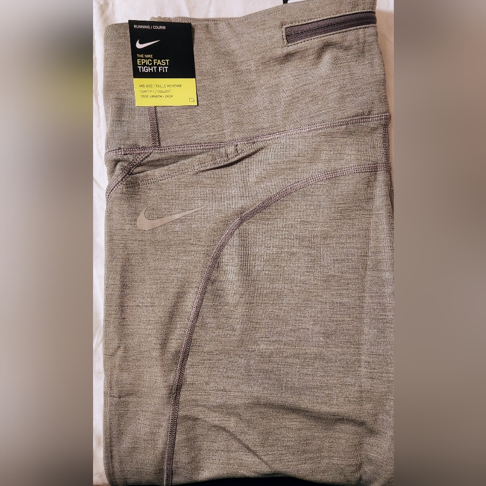 NWT Nike Epic Fast Tight Fit Running Leggings - Crop Length - MId-Rise - Grey 1X - Picture 4 of 7